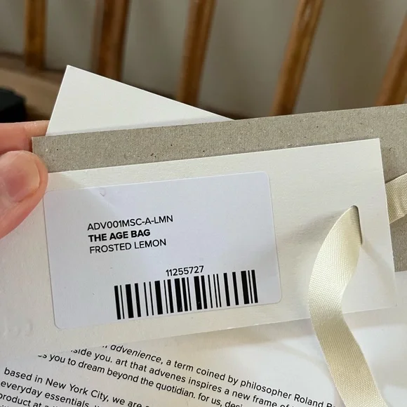 Advene Age Bag in yellow - like new with both straps. - Picture 6 of 7